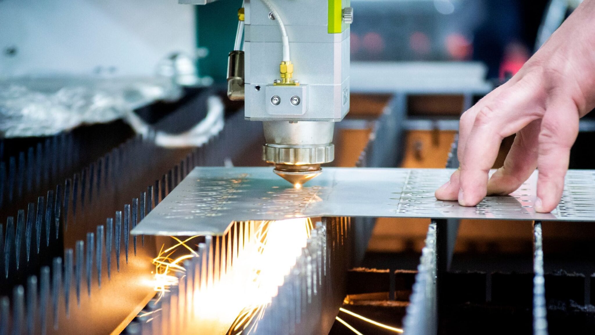 High-Power Fiber Laser Cutting Machine Advancements